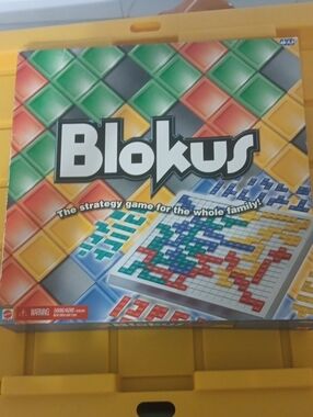 Mattel Blokus Board Game with Multicolor Pieces (Green, Yellow, Red, Blue)